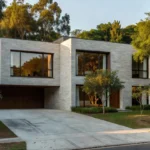 Casa residencial brasileira no mercado imobiliário