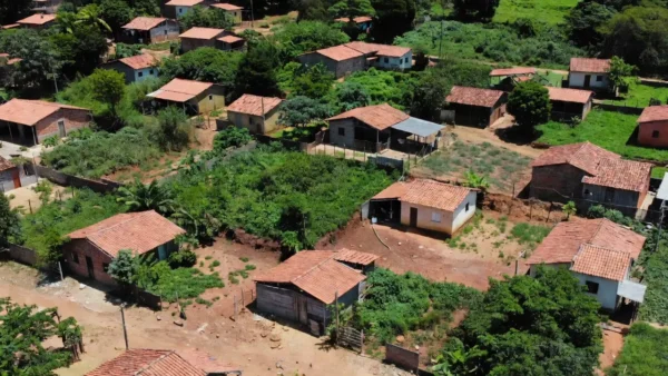 Terrenos e imóveis em regularização fundiária no mercado imobiliário brasileiro