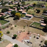 Vista aérea de lotes residenciais em bairro brasileiro para zoneamento imobiliário